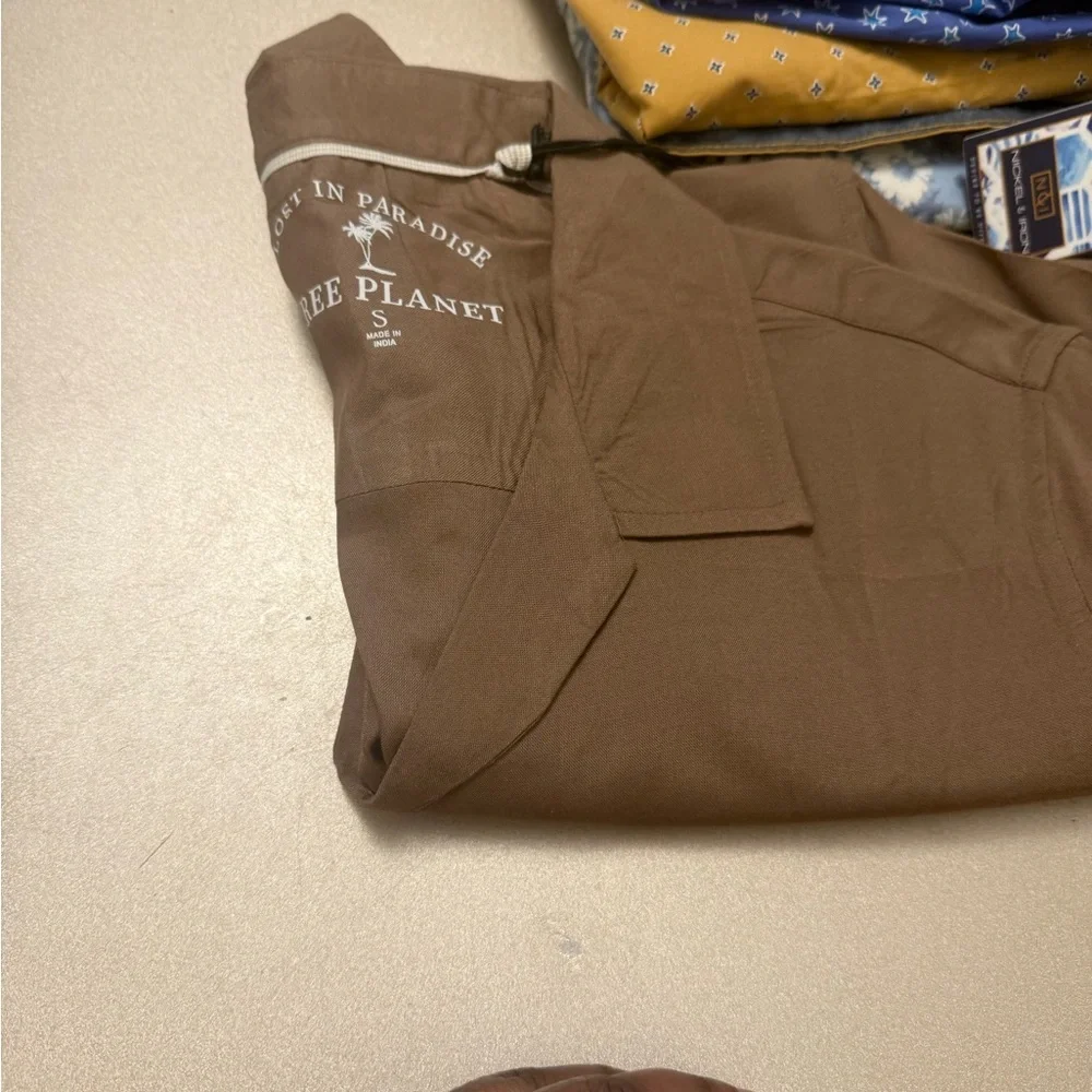 Shirts - Picture 3 of 11